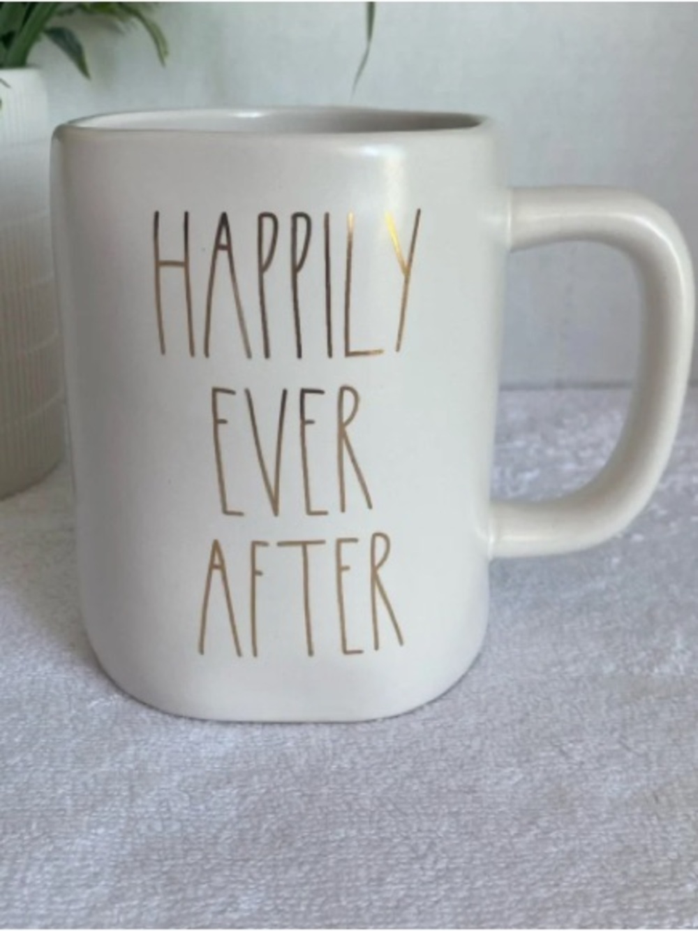 Cream Ceramic Mug with Gold 'Happily Ever After' Script - Elegant Everyday Mug